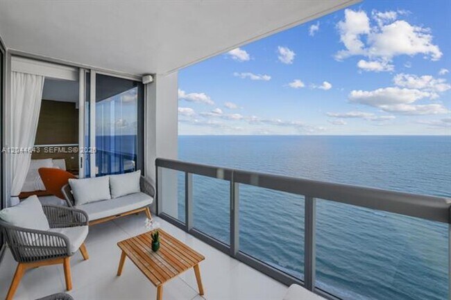 6899 Collins Ave