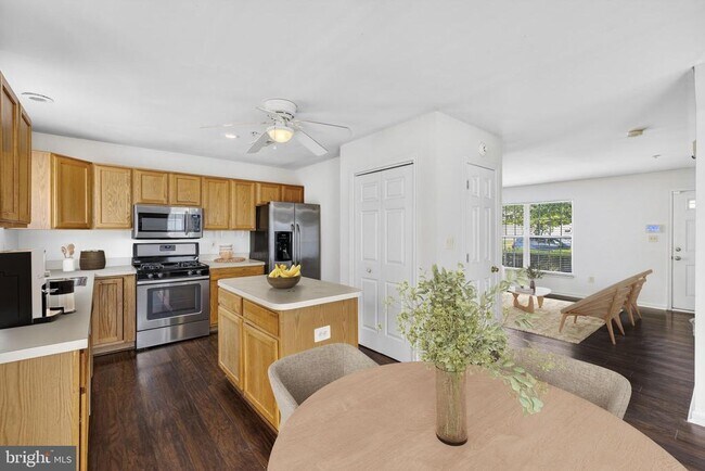 Photo - 2103 Sayan Ct
