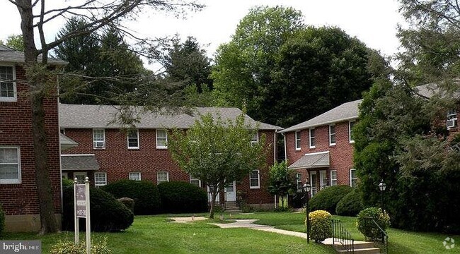 Building Photo - 12 St Albans Ave Rental