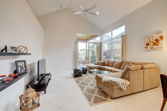 Building Photo - 2479 NW 66th Dr