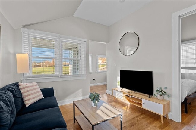 Photo - 49 Reservoir Rd