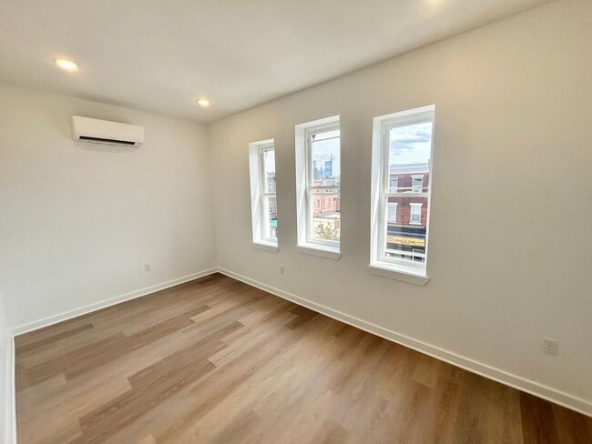 Photo - 2725 W Girard Ave Unidad 3F