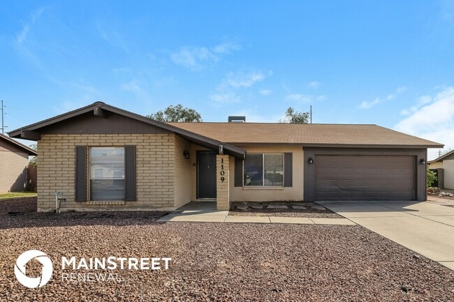 Photo - 1109 W Renee Dr House