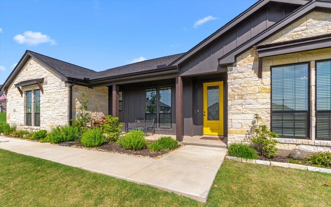 Photo - Newly Remodeled 4 Bed / 3 Bath Home with Granite Kitchen & Full Fenced Yard in Moody, TX