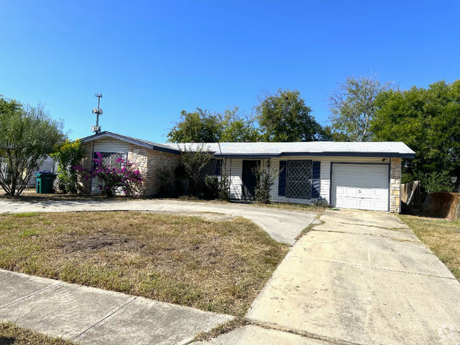 Building Photo - 611 Clear Crest Dr Rental