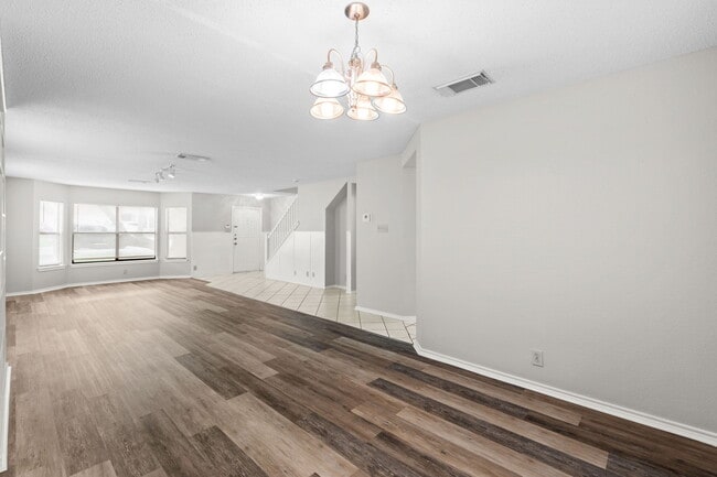 Photo - 2312 Newoak Park