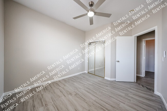 Photo - 3825 S 60th Dr