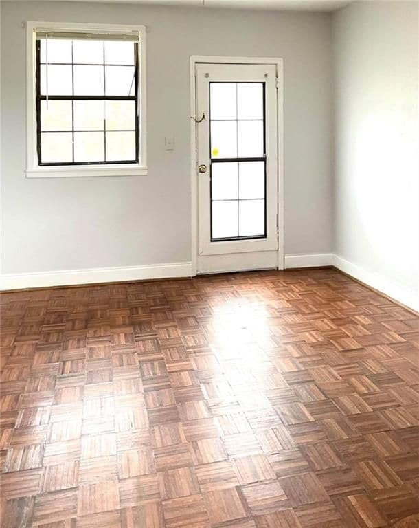 Photo - 1443 Oxford Rd NE