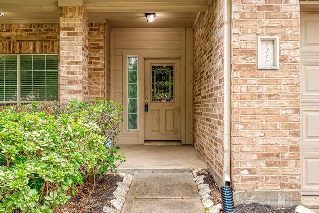Photo - 1210 Gibbons Ct