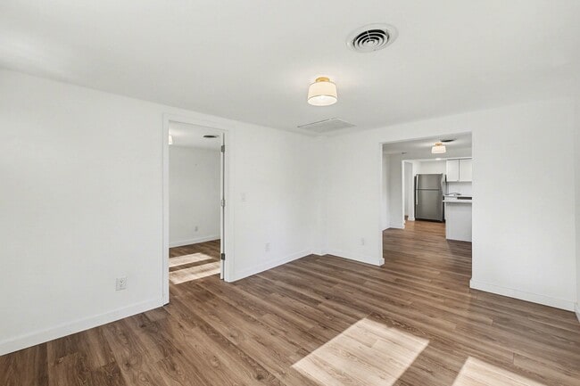 Photo - 510 Parsons Rd