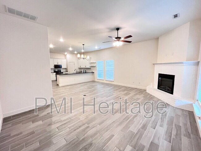 Photo - 6002 NW Meade St