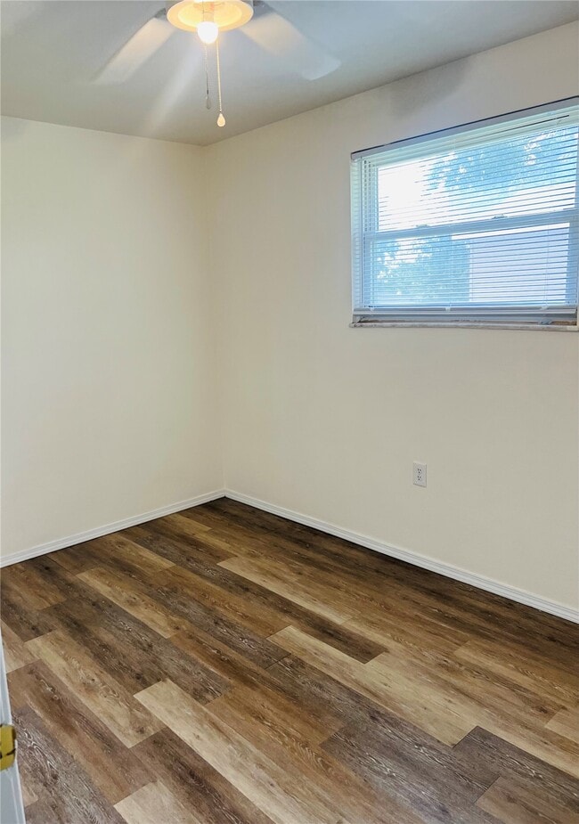 Photo - 1007 W Corbin St