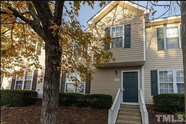 Building Photo - 2128 Walnut Bluffs Ln