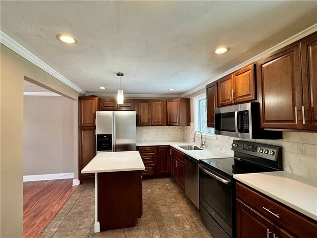 Photo - 496 Pebbleview Dr