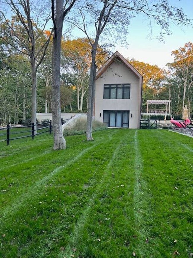 Photo - 9 Willow Pond Rd