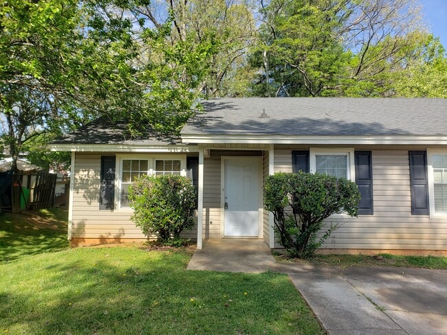 Building Photo - 6 Hallcox St Unit B