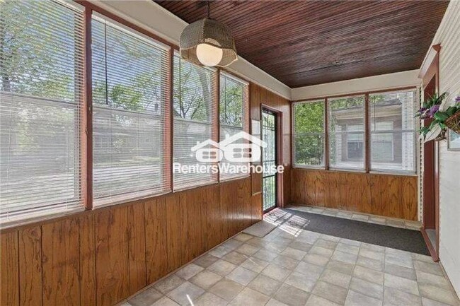 Photo - 945 Sherburne Ave