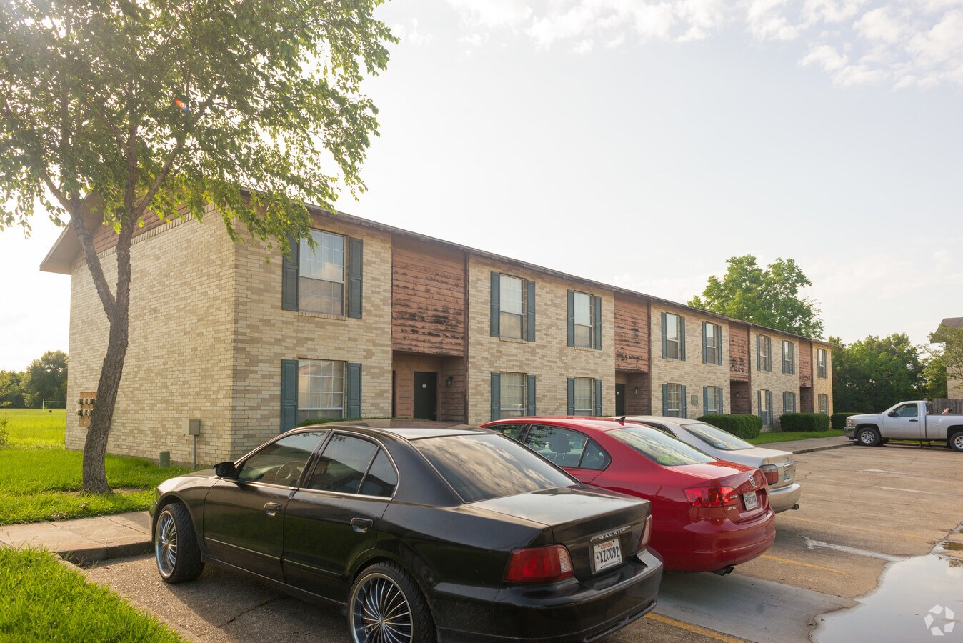 Photo - Oakbrook Apartments