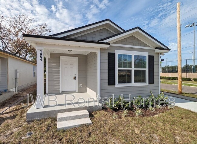 Building Photo - 1454 Francis St