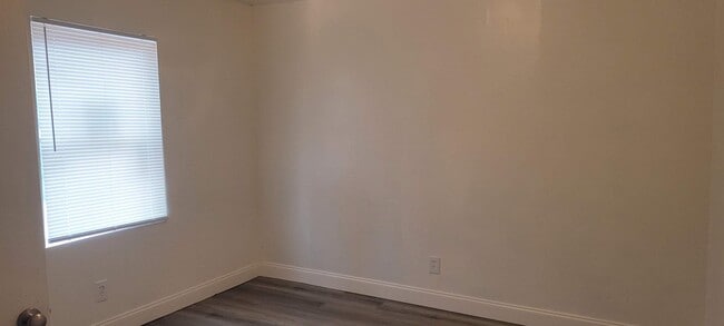 Photo - 113 Garland Ter