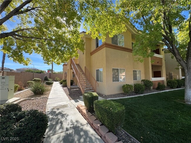 Photo - 1050 E Cactus Ave Unidad 1132 Rental