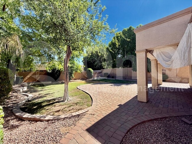 Photo - 826 W Carob Dr