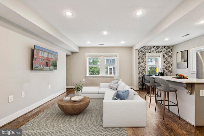Building Photo - 1239 Simms Pl NE Unit 1 Rental