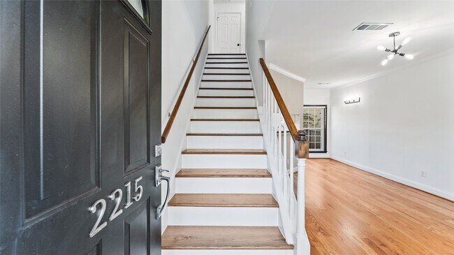 Photo - 2215 Stanford St Unit True