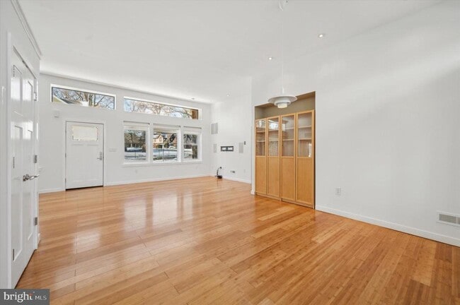 Photo - 29 Rolling Rd