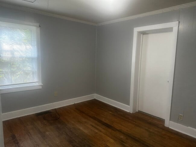 Photo - 325 W Cooper St