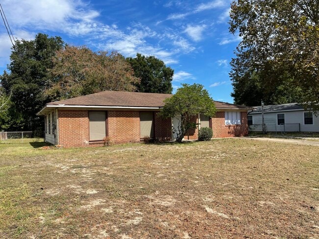 Building Photo - 121 Willard Rd NW