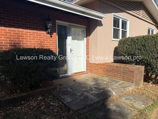 Photo - Beautiful Mid Century Modern Grandin Road Home