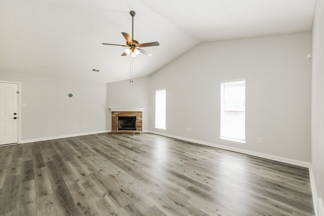 Photo - 7832 Sarah Ann Dr S