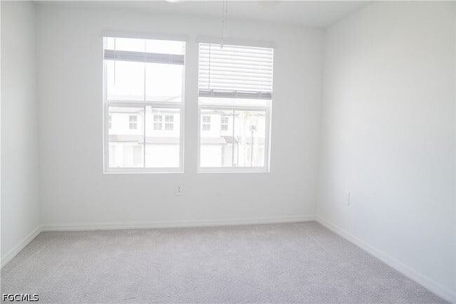 17530 Paradiso Wy