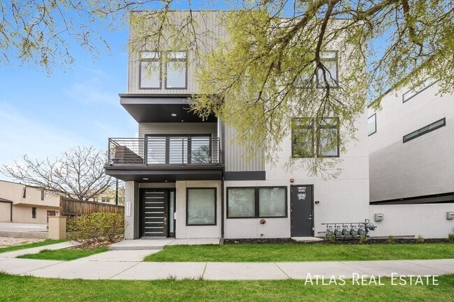 Building Photo - 2121 N Marion St