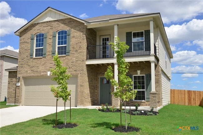 Photo - 741 Farmers Dell