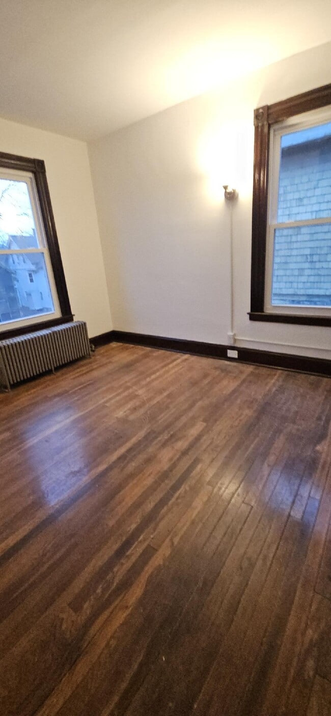 Photo - 141 Chestnut Ave Unit 2nd Floor Apt