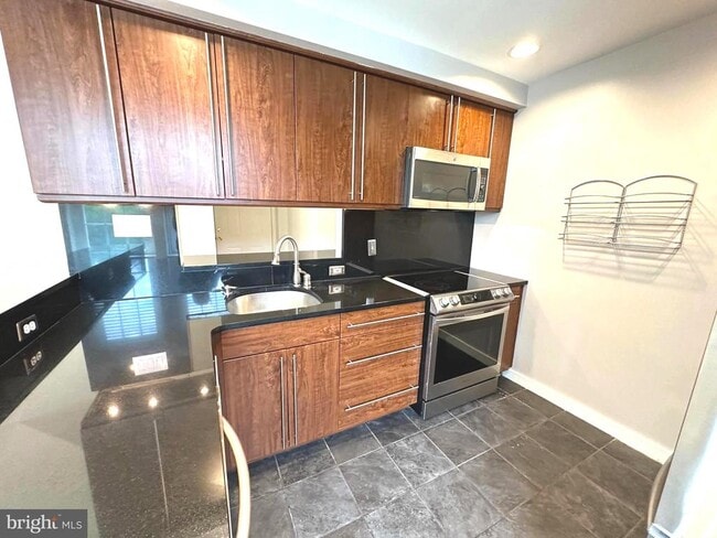 Photo - 104 Woodside Rd Unit B305