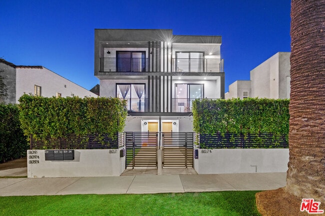 Building Photo - 807 N Cherokee Ave