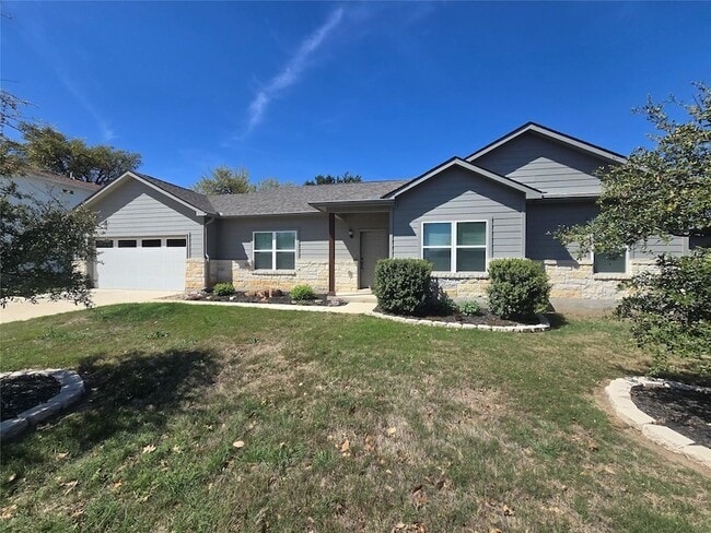 Building Photo - 800 Woodview Dr