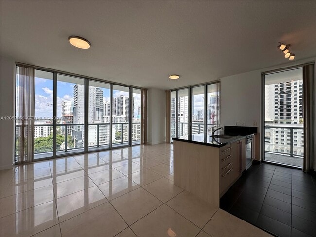 Photo - 1111 SW 1st Ave Unidad 1525-N