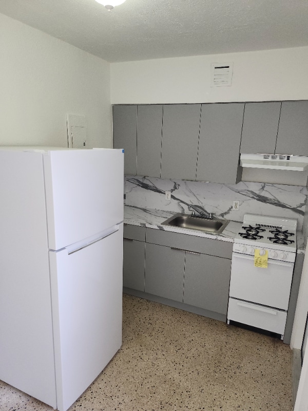 Photo - 660-683 83rd St Unidad 4