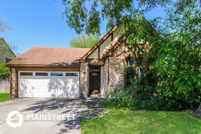 Building Photo - 1526 Rushworth Dr