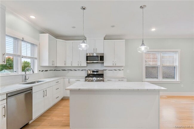 Photo - 179 Adelphi Ave