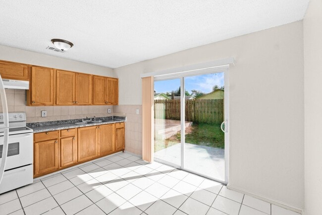 Photo - 4869 Gulfstream Rd