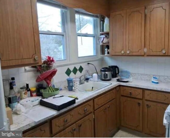 Building Photo - 303 Ellis St