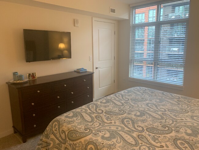 1025 1st St SE Unit 1204