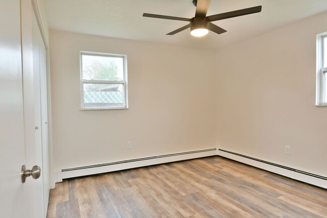 560 Gladys St SE Unit 1