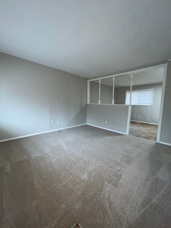 Photo - 341 Echodale Dr