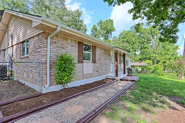 Photo - 704 Natchez River Cir